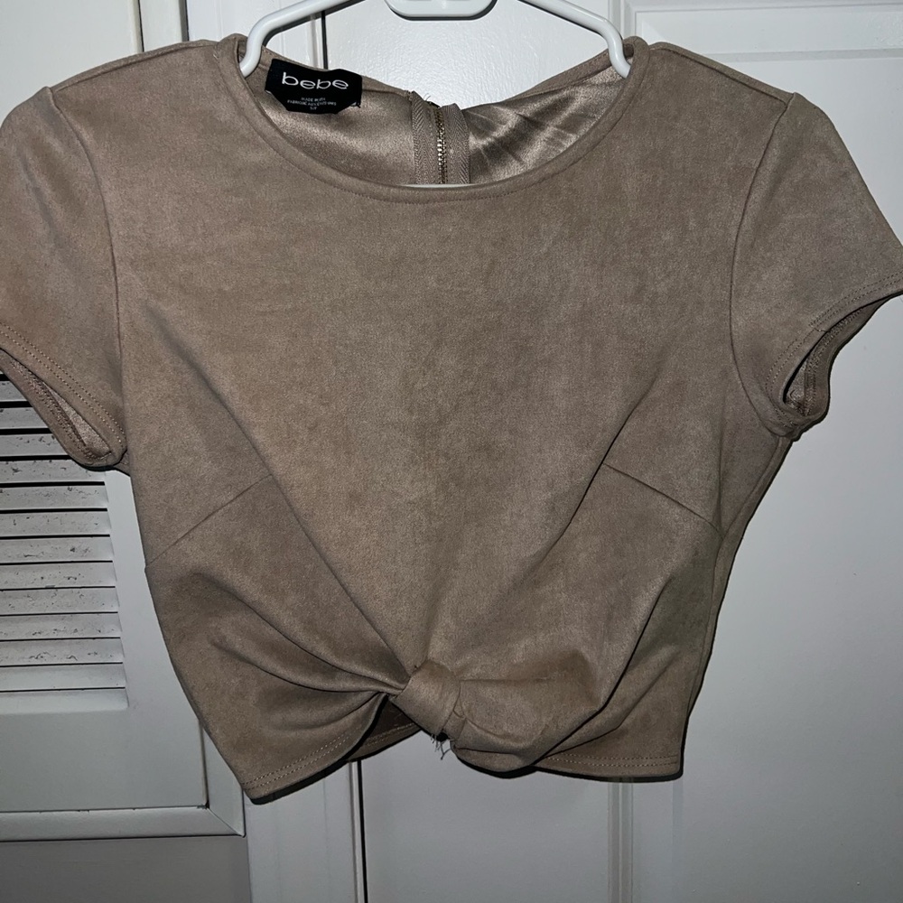 Bebe faux suede cropped short sleeve tie top - small